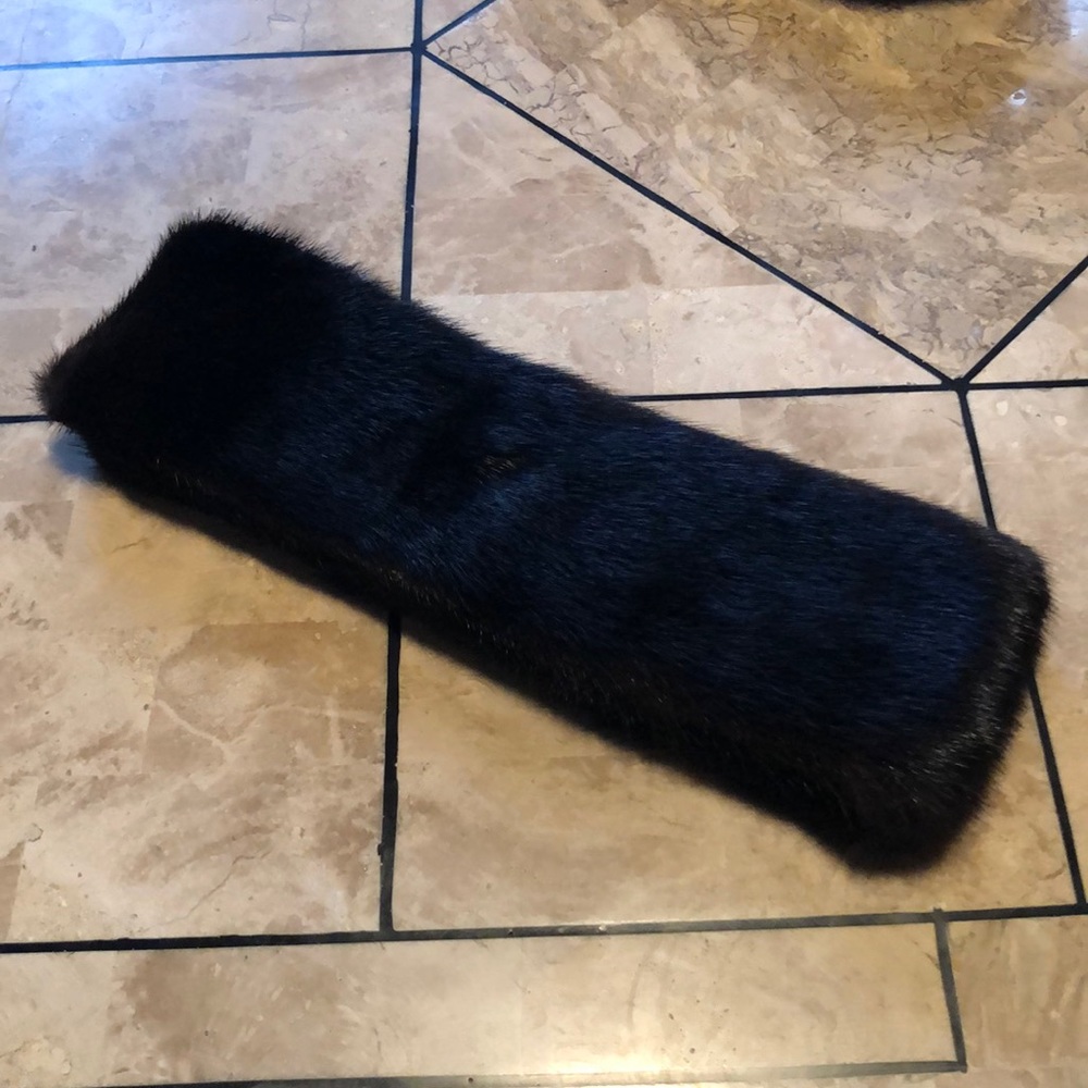 Glamourous Ranch Mink Fur Headband Rhomberg’s